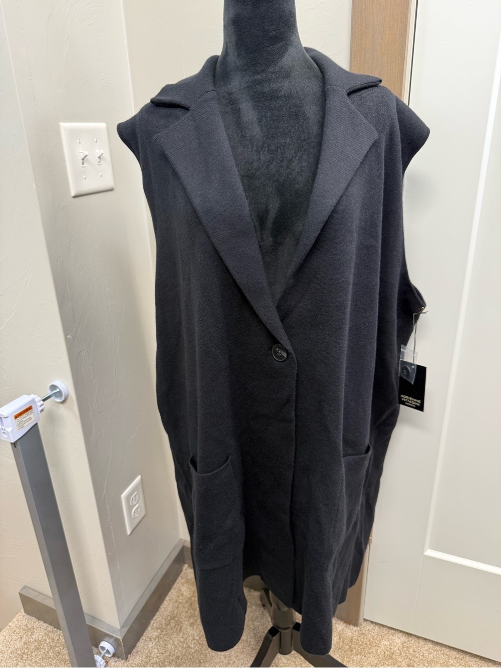 NWT Adrienne Vittadini Black One Button Sweater Vest Cardigan Heavy Blazer Style